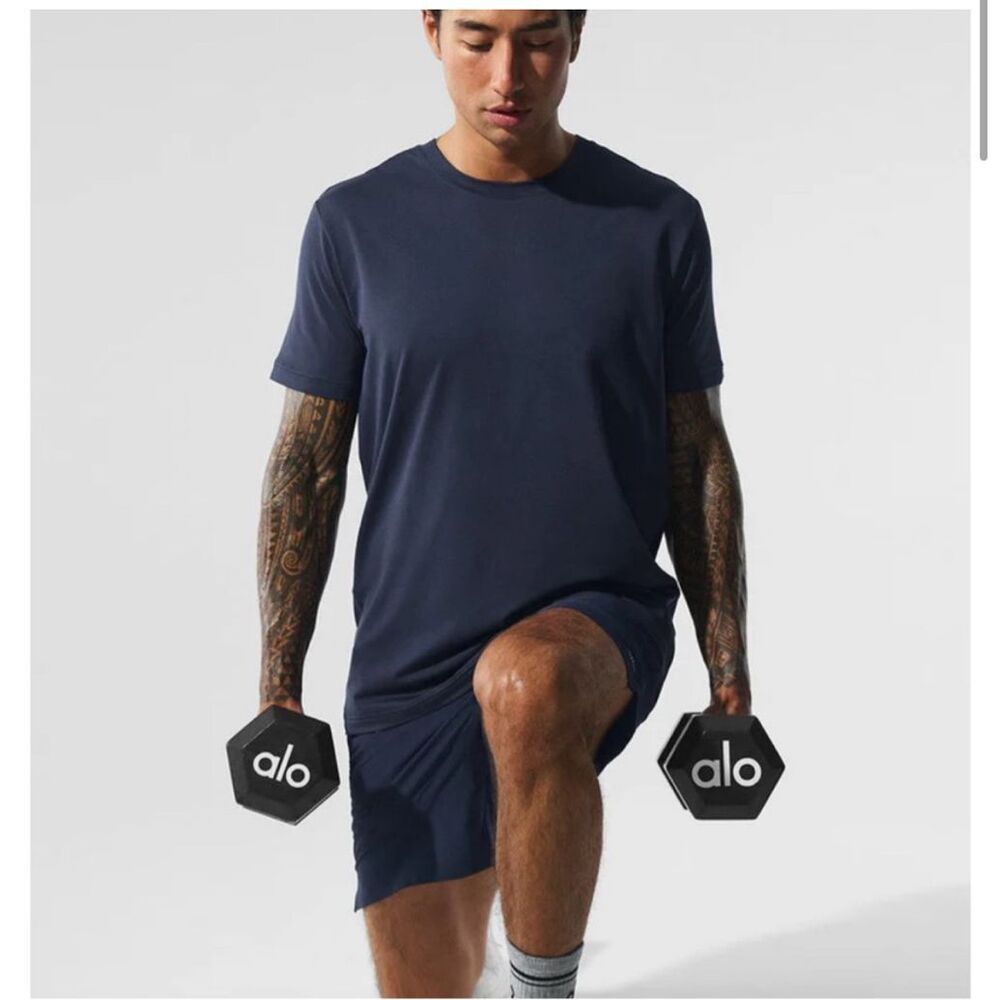 Alo Yoga T-Shirt Mens Medium Navy Blue Conquer Reform Crew Neck Short Sleeve - Picture 5 of 12